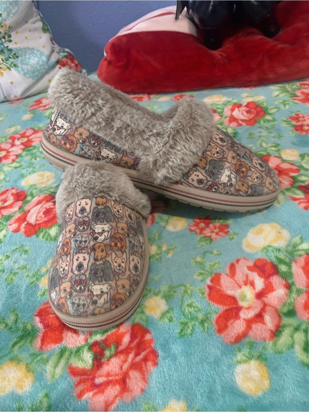 BOBS from Skechers Too Cozy Family Pups Print Soft & Warm Slippers - Picture 4 of 10